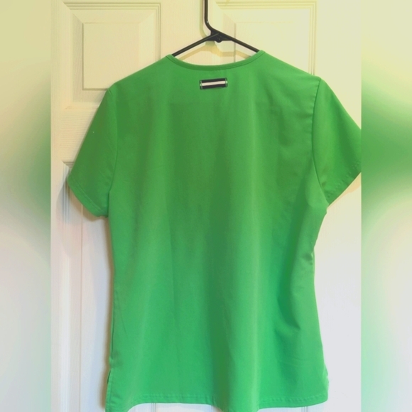 Koi Next Gen Ready To Work Women's Vibrant Green V-Neck Tuck In Scrub Top - Picture 4 of 5